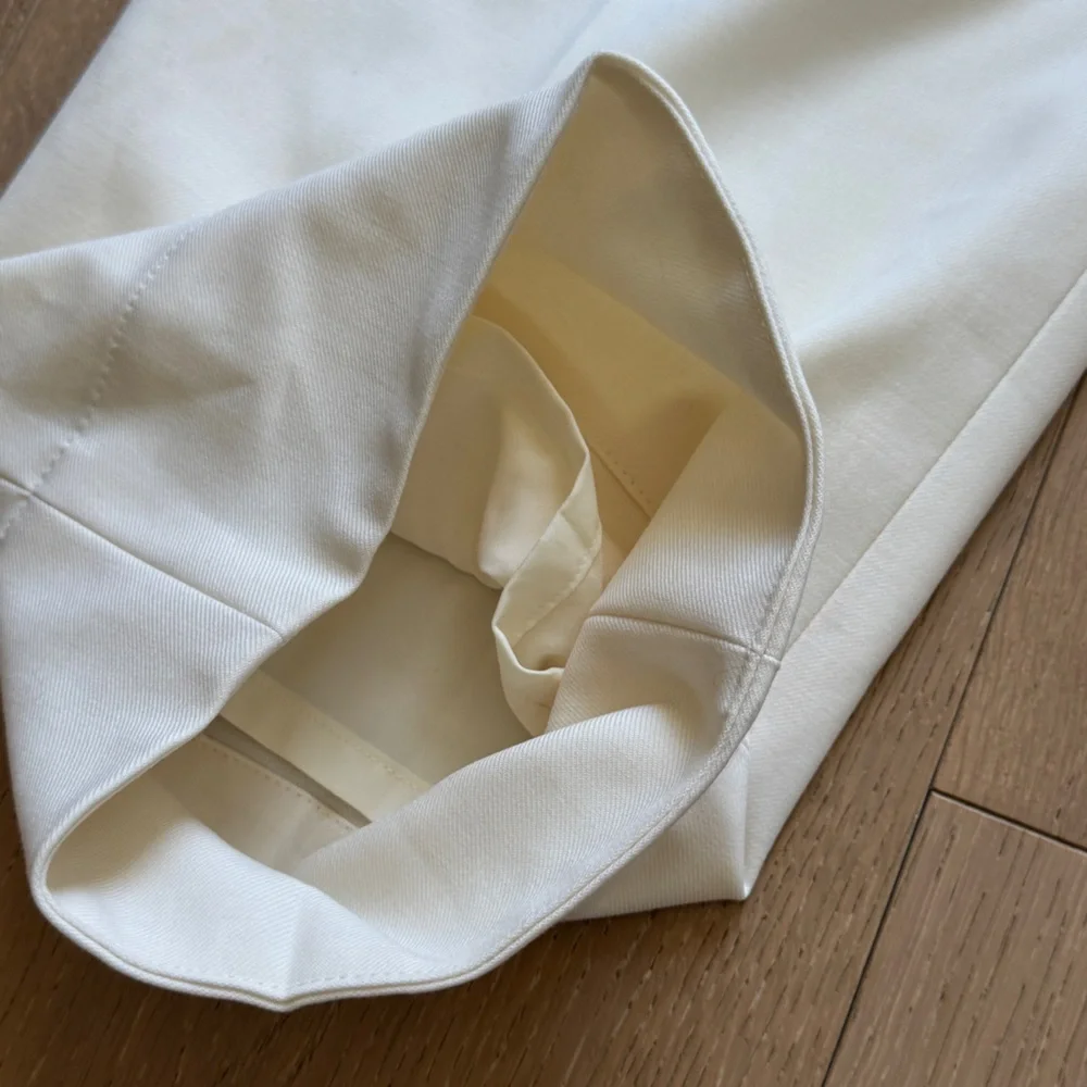 Club Monaco Enamel Ring ButterCream Cropped Women's Pants - Picture 7 of 9